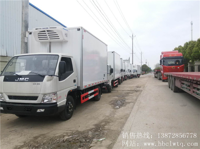 10臺江鈴冷藏車年初發往新疆，新疆高總再次與程力攜手合作！